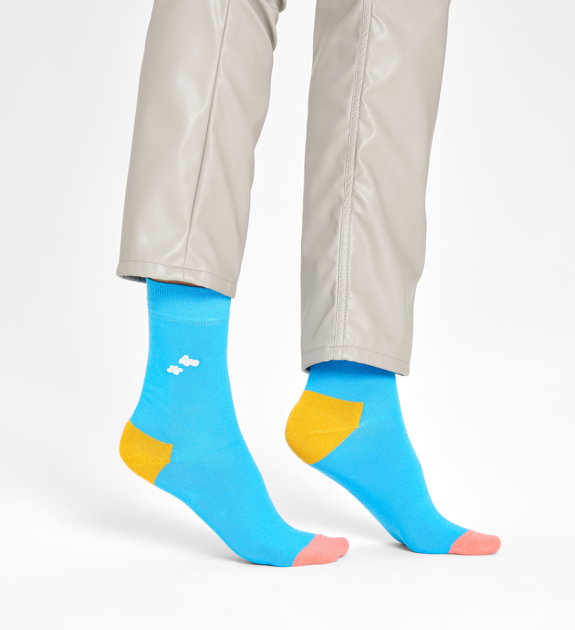 Embroidery Cloudy Sock